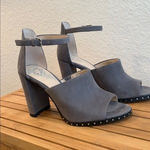 Vince Camuto gray suede heels